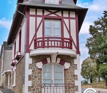 Lassay-les-Chateaux House | NORMANDIE