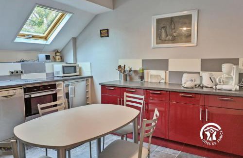 Lassay-les-Chateaux House | NORMANDIE