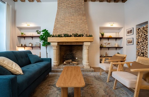 Evreux Apartment | Normandy Cottage City Center charming apartment