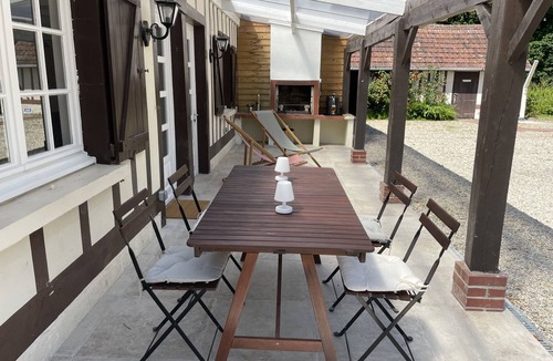 Gonneville-sur-Mer House | Normandy Domain with pool (16 people)