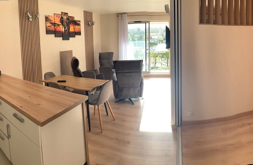 Saint-Valery-en-Caux Apartment | NORMANDY Facing the port. charming T2 ground floor 4 pers. with terrace & small garden