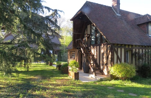 Buis-sur-Damville House | Normandy vacation home with swimming pool 12km from Verneuil sur avre