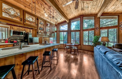 North Upper Truckee House | Normuk Mountaintop 2BR, 2BA -Pets OK