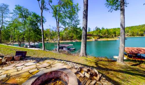 Big Creek House | Norris Lake Cabin | Dock + Games