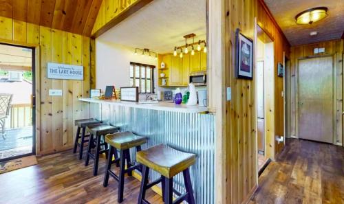 Big Creek House | Norris Lake Cabin | Dock + Games
