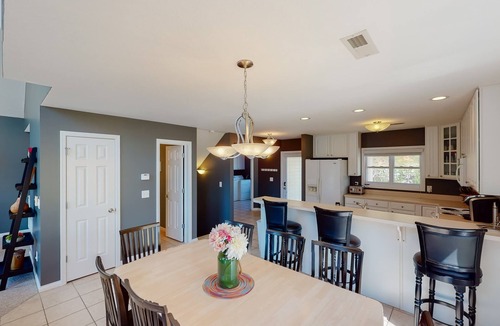 La Follette House | Norris Lake Family Retreat・Shared Pool・Grill・View