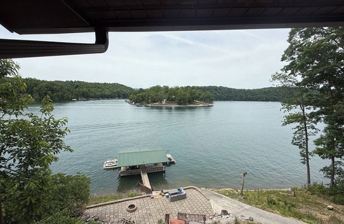 Big Creek House | Norris Lakefront Retreat- Hot Tub, Firepit, Dock. Direct Lake Front. Sleeps 20