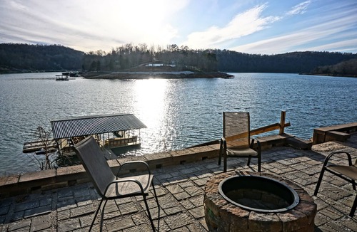 Big Creek House | Norris Lakefront Retreat- Hot Tub, Firepit, Dock. Direct Lake Front. Sleeps 20