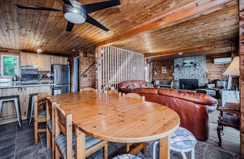 Lion's Head Cottage | Norse Nook | SAUNA+HOT TUB | BAYSIDE Waterfront
