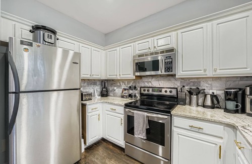 Tucker Condo | North Atlanta Private Suite