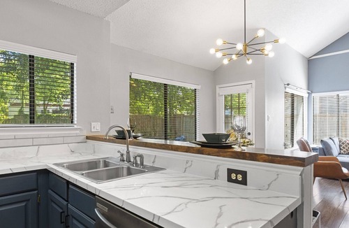 Wells Branch House | North Austin Escape ~ Hot Tub ~ Firepit