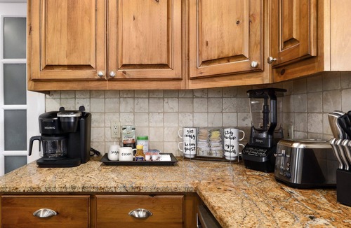 Forest North Estates House | North Austin Oasis near Domain 20 min to Downtown