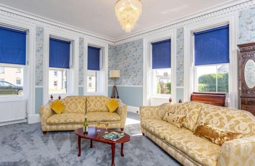 Lybster House | North Bank House