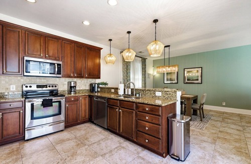 Windy Hill House | North Beach Resort- 3-bedroom- walk to ocean, resort pools, gym, lazy river!