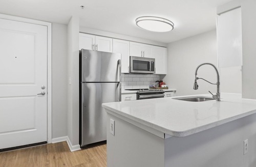 North Bethesda Apartment | North Bethesda - Luxe Apartment