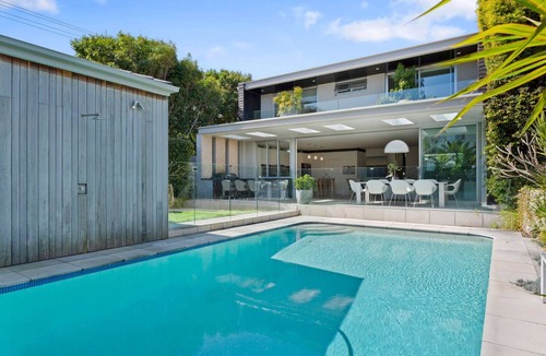 North Bondi House | North Bondi Poolside ~ 4 bedrooms ~ Pool ~ Parking