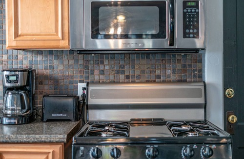 North Buffalo Apartment | North Buffalo Charming Apt Close to Everything