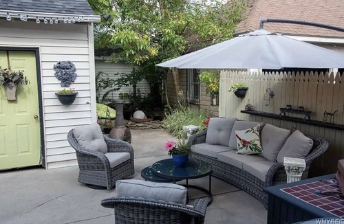 North Buffalo Apartment | North Buffalo Getaway – 2 Floors w Kids Playroom