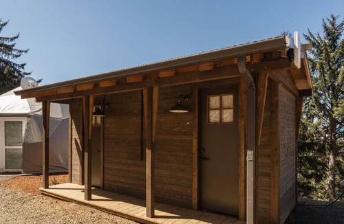 Tierra Del Mar Cabin | North Cape Dome - Sleeps 2 - w/SHARED Luxury Bathhouse Access