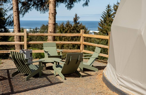 Tierra Del Mar Cabin | North Cape Dome - Sleeps 4 - w/SHARED Luxury Bathhouse Access