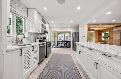 Danbury House | North Cliff House - Private Dock & Sauna