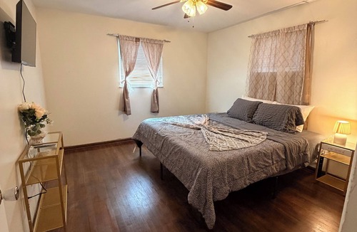 Columbus House | North Columbus home
