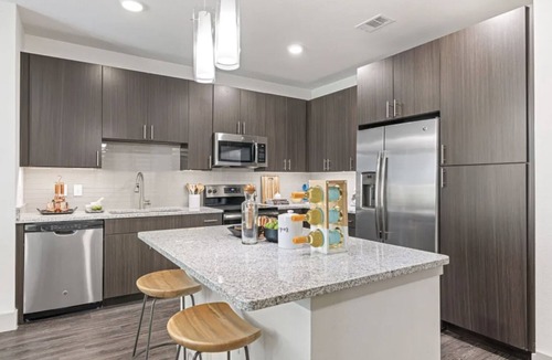 Old Lake Highlands Apartment | North Dallas Apartment, by Keller Hotel's