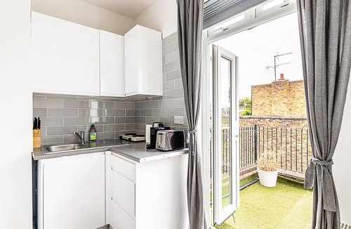 Fulham Broadway Apartment | North End Hideaway