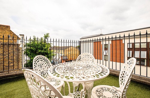 Fulham Broadway Apartment | North End Hideaway