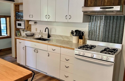 Sierra City House | North Fork Bungalow, In the woods. On the river. Beneath the Buttes.
