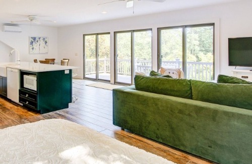 Aquebogue Apartment | North Fork Charmer