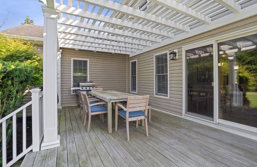 Town of Southold Town House | North Fork Escape: 4BR, Walk to Lavender Fields