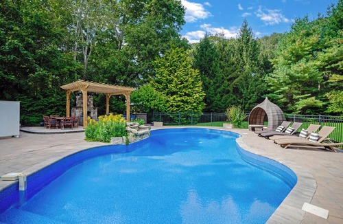 Laurel House | North Fork Oasis: Heated Pool, Hot tub