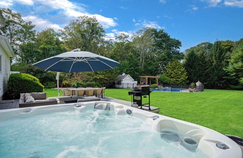 Laurel House | North Fork Oasis: Heated Pool, Hot tub