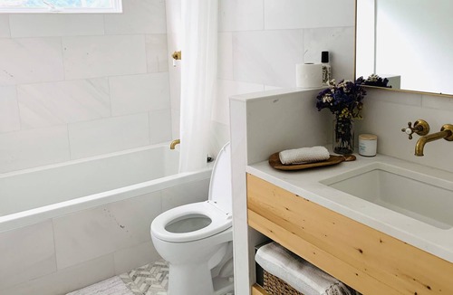 Aquebogue House | North Fork Summer Retreat (pool + Beach)