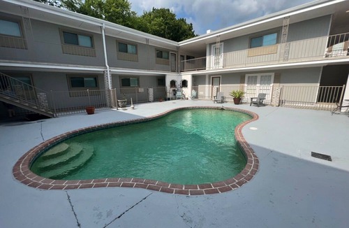 Highlands - Perkins Apartment | North Gates of LSU 2 bedroom w&d pool