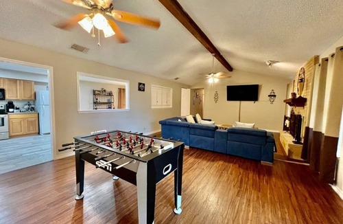 North San Antonio - SAT Cottage | North Hills 3BR Heated Furnished Relocation Housing Wi-Fi W/D