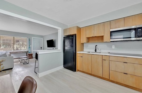 North Beach Apartment | North Hollywood Beach 1BR | Walk to Ocean
