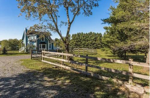 Lac-Brome House | North House - Lovely Lac-Brome 3 Bedroom Lakefront Cottage