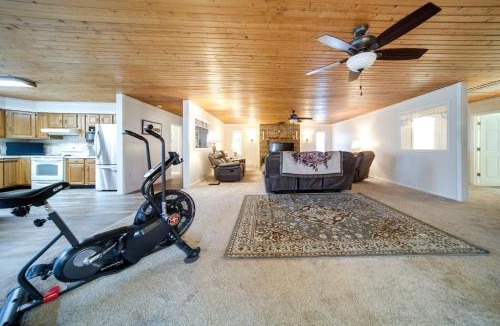 North Jackson House | North Jackson Vacation Rental w/Wraparound Deck!