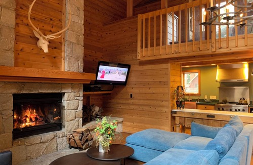 Carnelian Bay House | North Lake Tahoe Cabin W/Hottub next to National Forest
