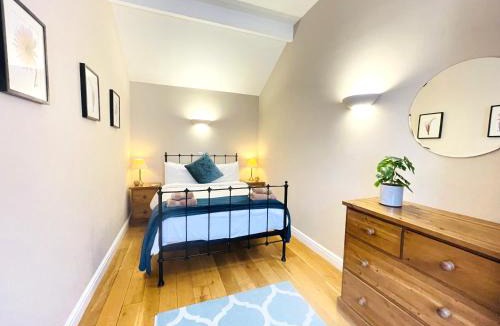 Kenilworth House | North Mere Rural Cottages