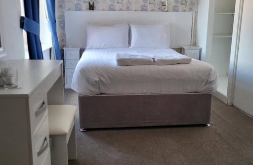 Skegness Bed & Breakfast | North Parade Seafront Accommodation