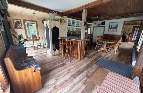 North River Bridge House | North River LodgenBeautiful Century home with 4 bedrooms and 3 bathrooms