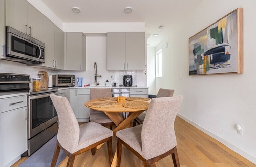 Phinney Ridge House | North Seattle Townhouse