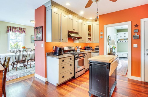 Manchester-by-the-Sea House | North Shore Townhome: 1 Mi to Singing Beach!