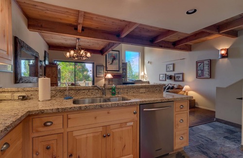 Lake Forest House | North Shore #8 By Tahoe Getaways w/Private Beach, Pool and Pickleball!