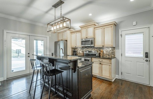 Northside House | *North Shore Home W/Views! 30 Night Minimum Stay