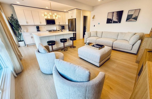 Revere Apartment | North Shore Luxury Suite