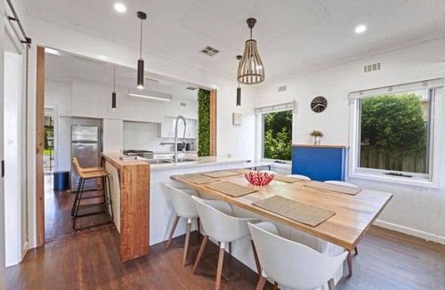 North Geelong House | North Shore Oasis, spacious nest